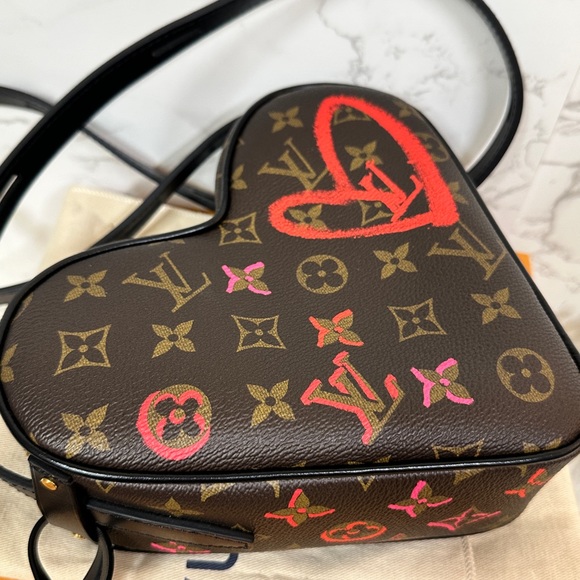 💎✨LOUIS VUITTON ✨💎SAC COEUR Heart monogram AUTHENTIC LIMITED EDITION - Picture 1 of 10